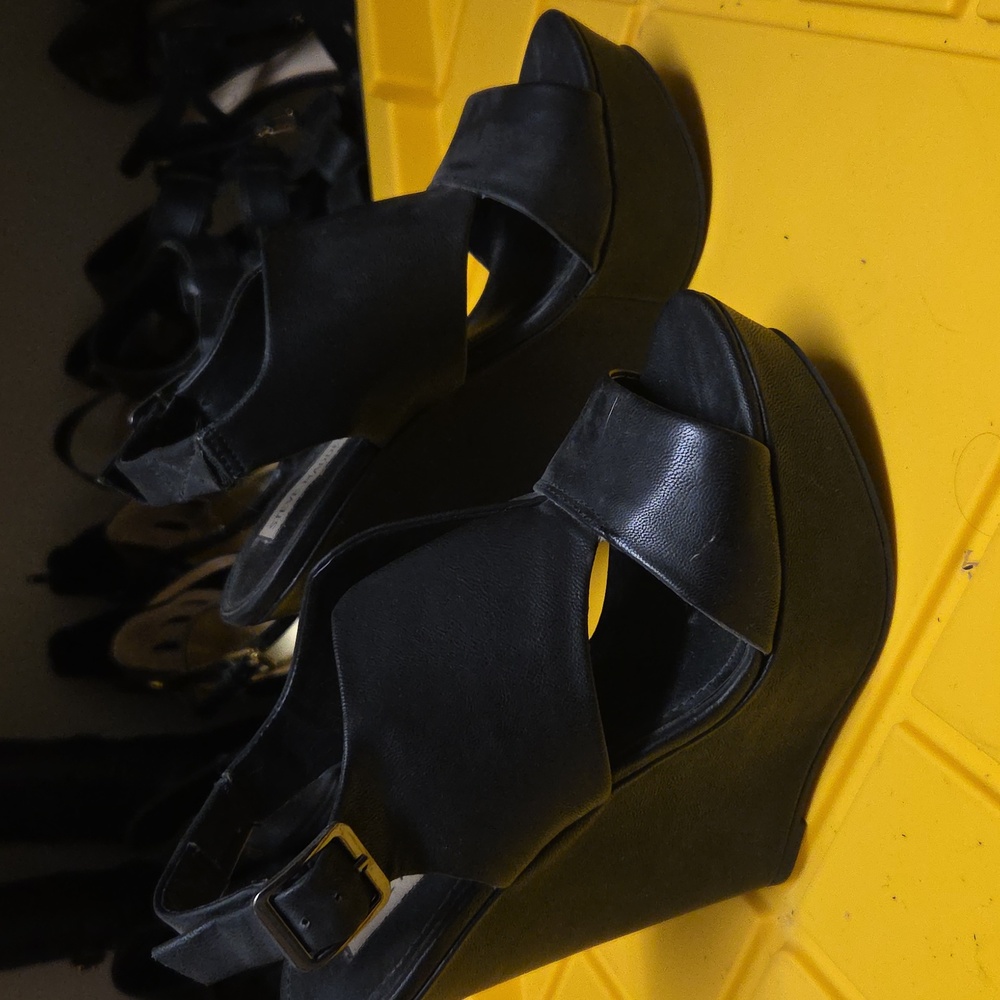 Steve Madden Black Wedge Heels